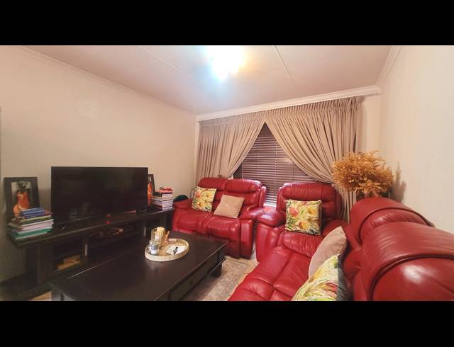 2 BEDROOM APARTMENT TO LET IN ALBERTSDAL